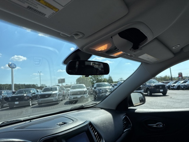2019 Jeep Cherokee Latitude photo 22