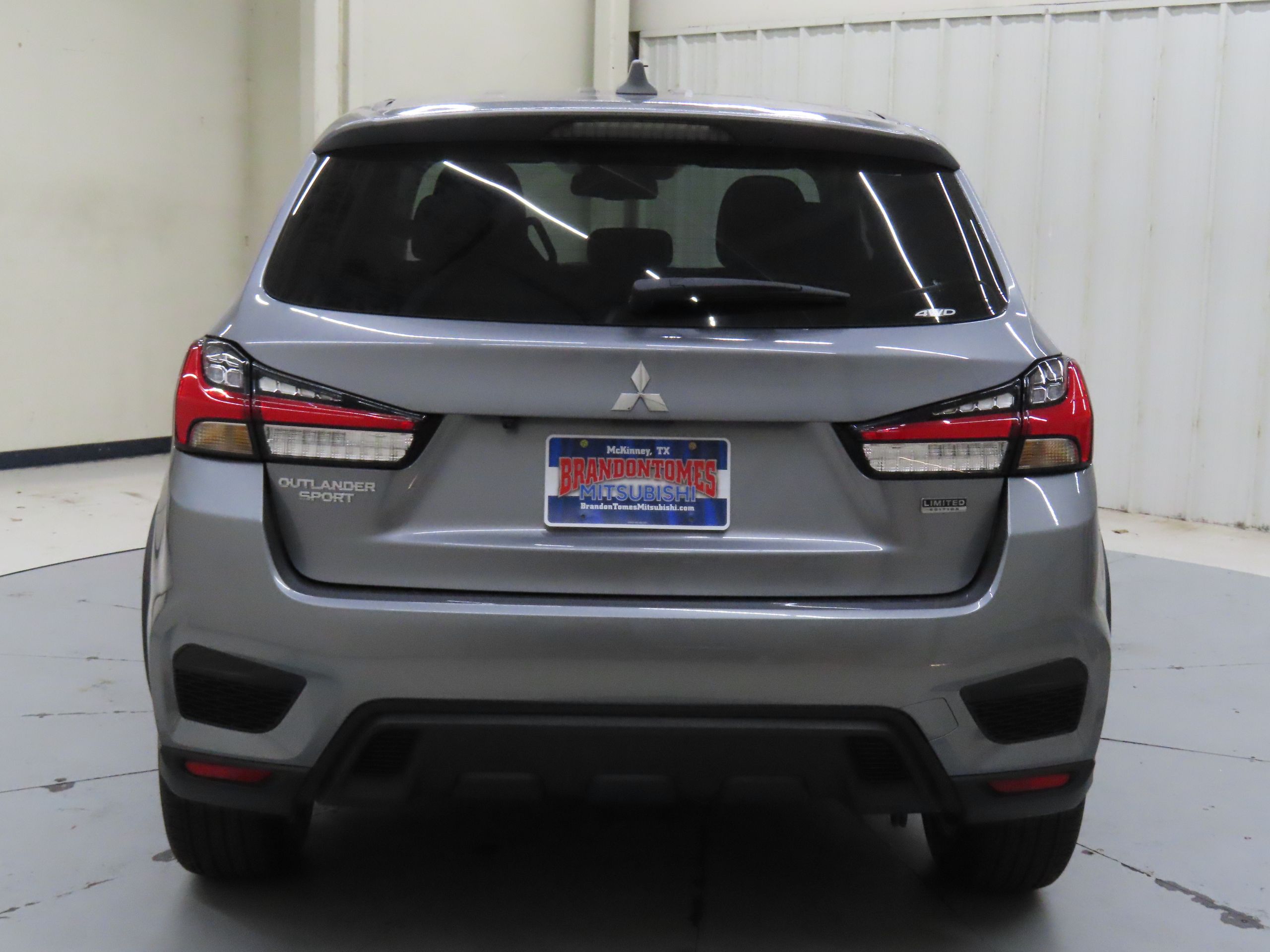 2025 Mitsubishi Outlander Sport LE photo 4