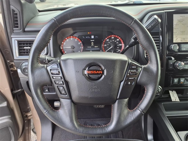 2021 Nissan Titan Crew Cab PRO-4X photo 24