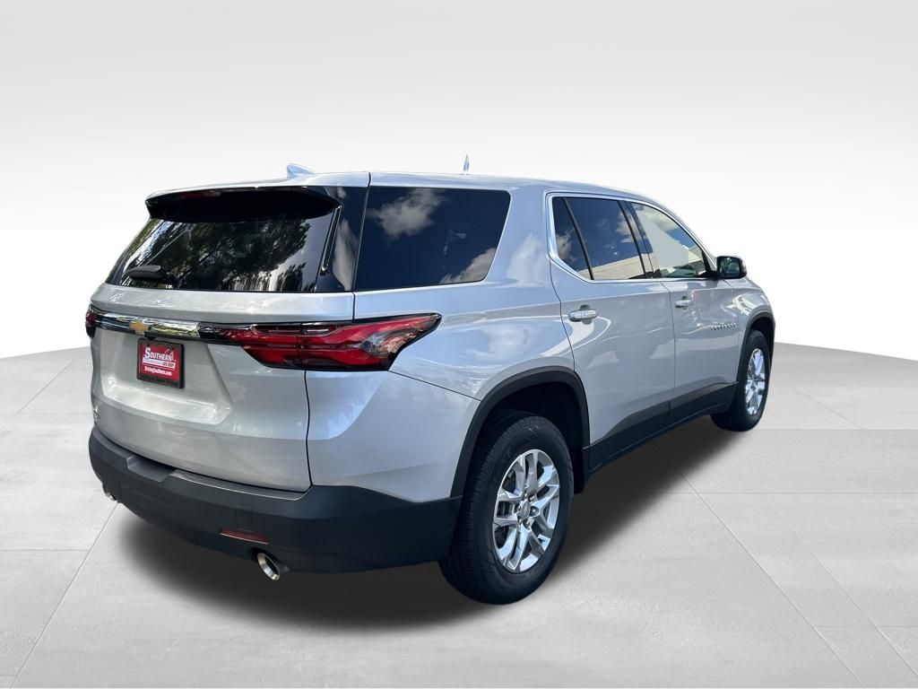 2022 Chevrolet Traverse LS photo 4