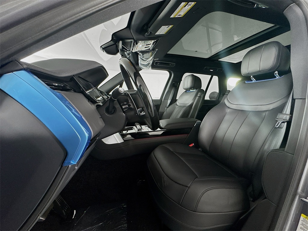 2025 Land Rover Range Rover SE photo 19