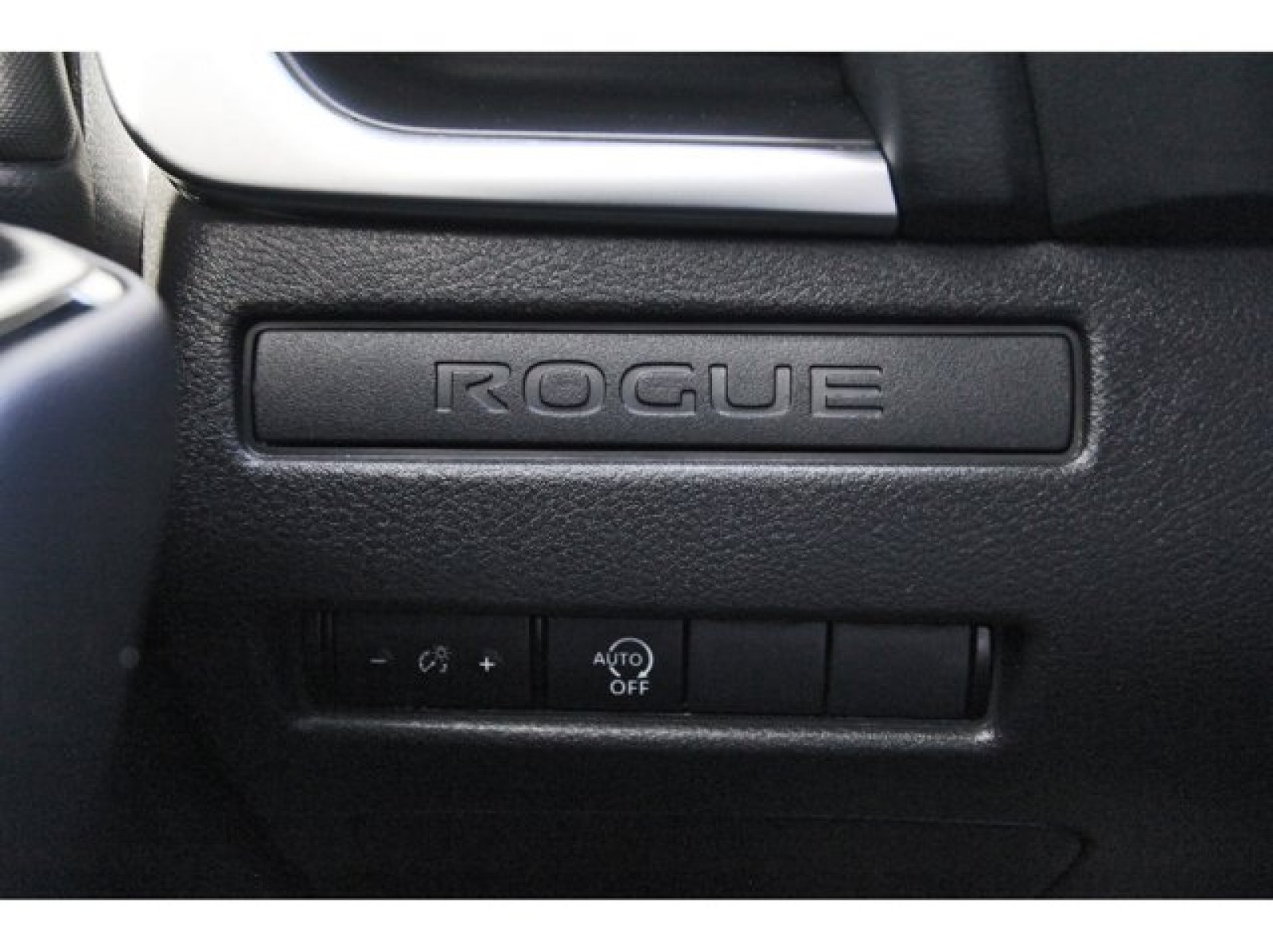 2025 Nissan Rogue S Silver at Robbins Nissan