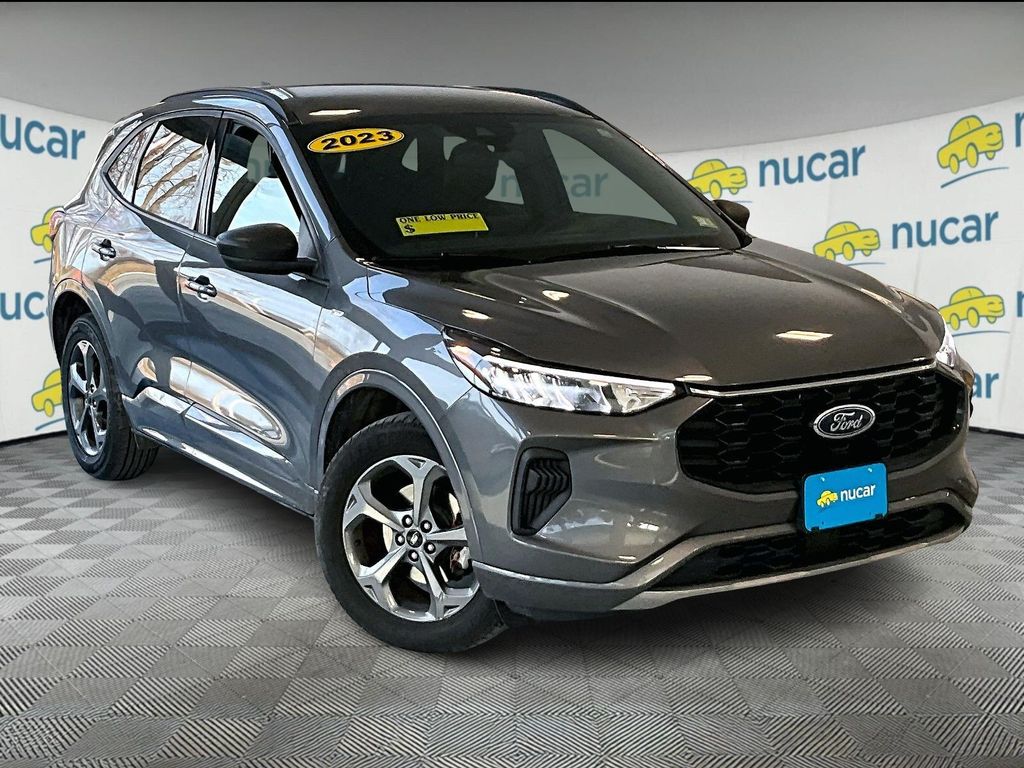 2023 Ford Escape ST-Line's photo
