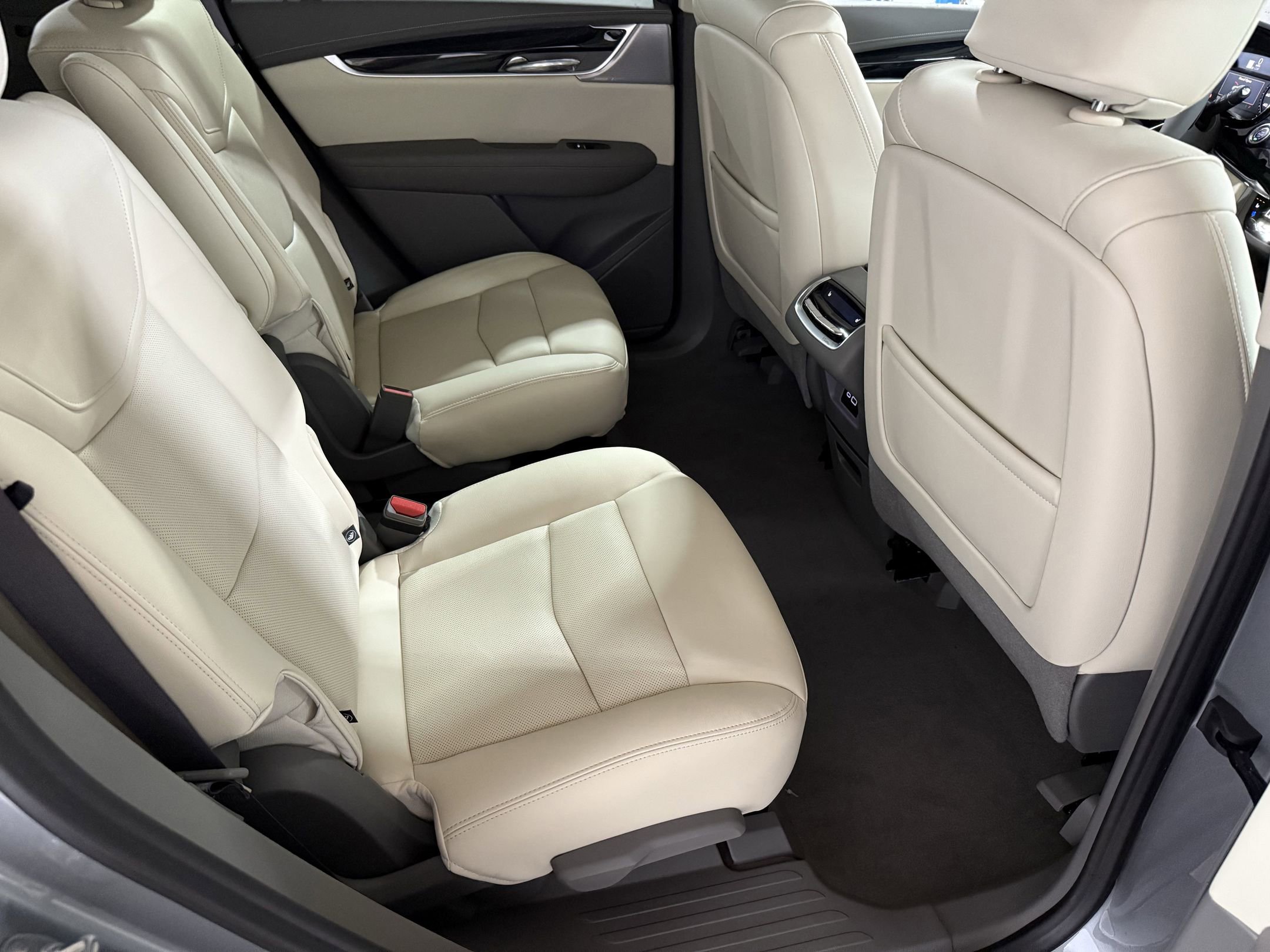 2025 Cadillac XT6 Premium Luxury photo 43