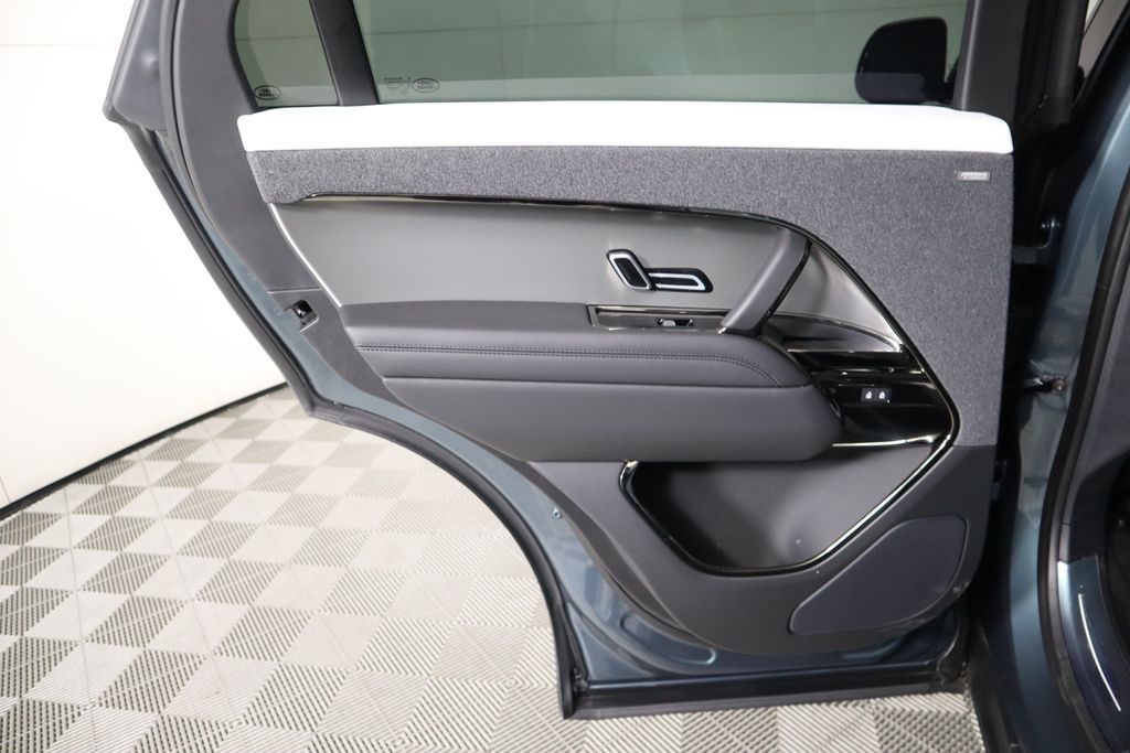 2025 Land Rover Range Rover Sport SE photo 24