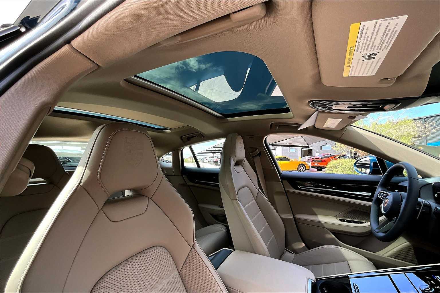 2025 Porsche Panamera 4 E-Hybrid photo 18