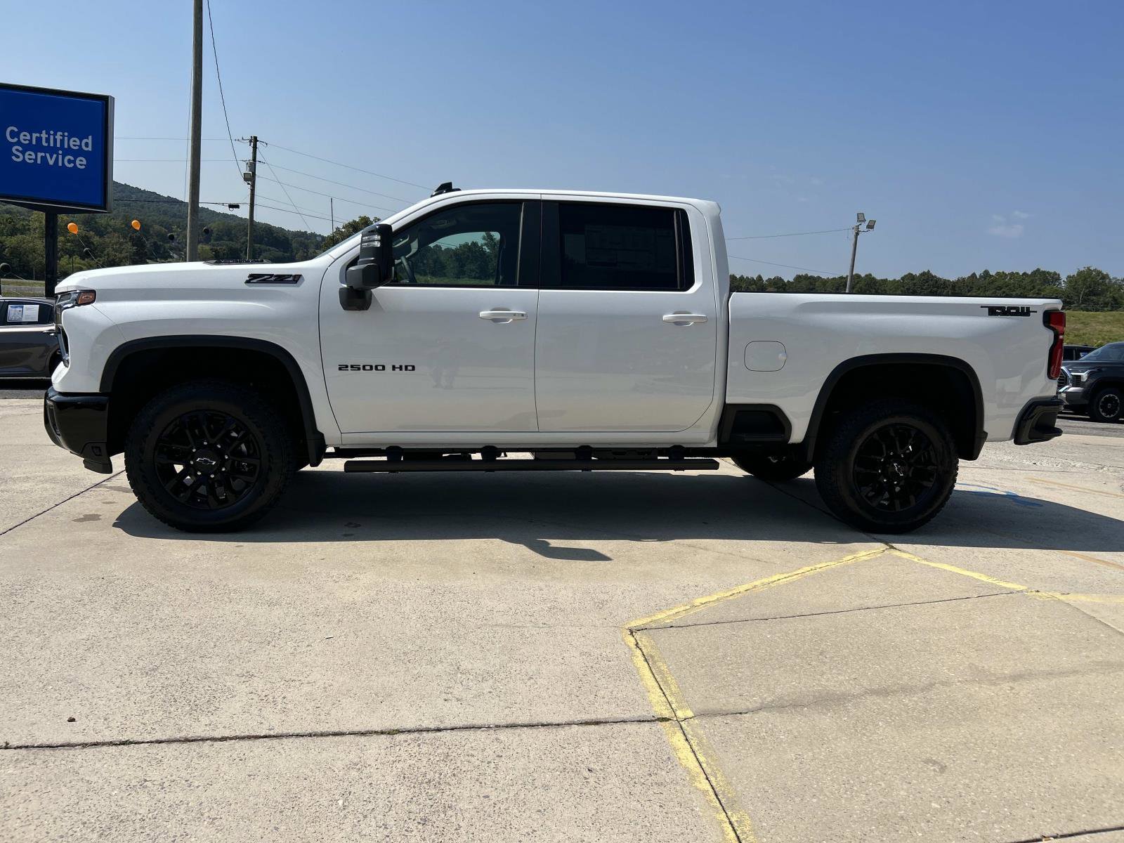 2025 Chevrolet Silverado 2500HD LT photo 6