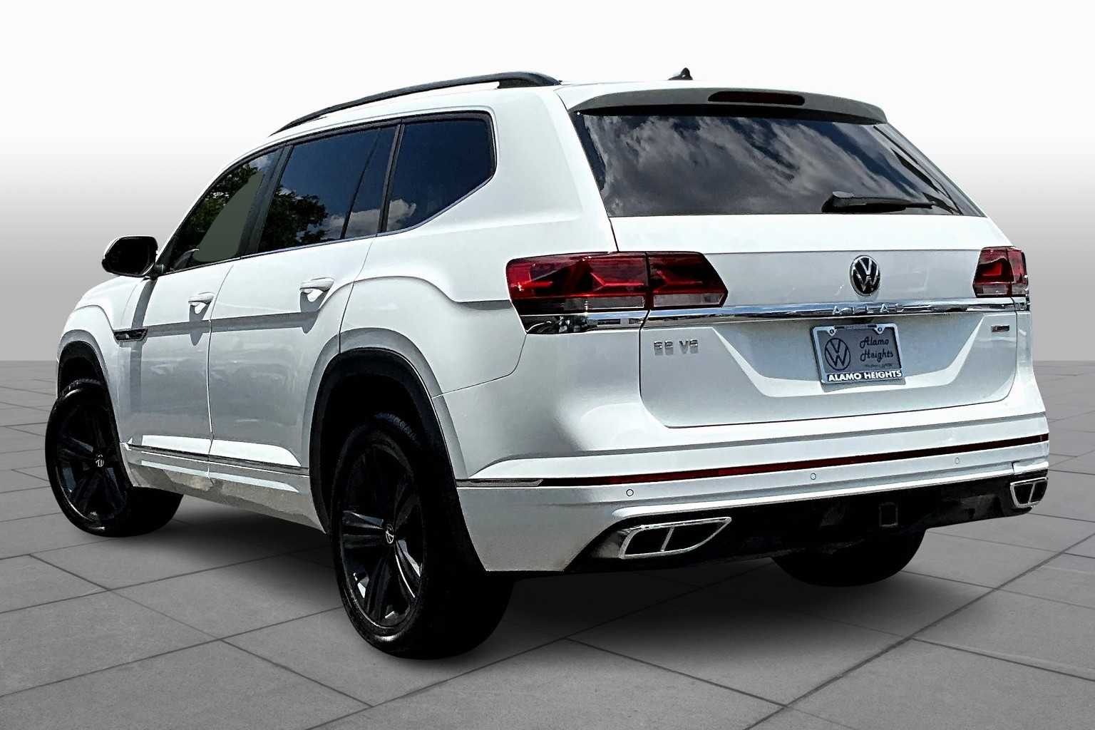2021 Volkswagen Atlas SE Technology R-Line photo 10