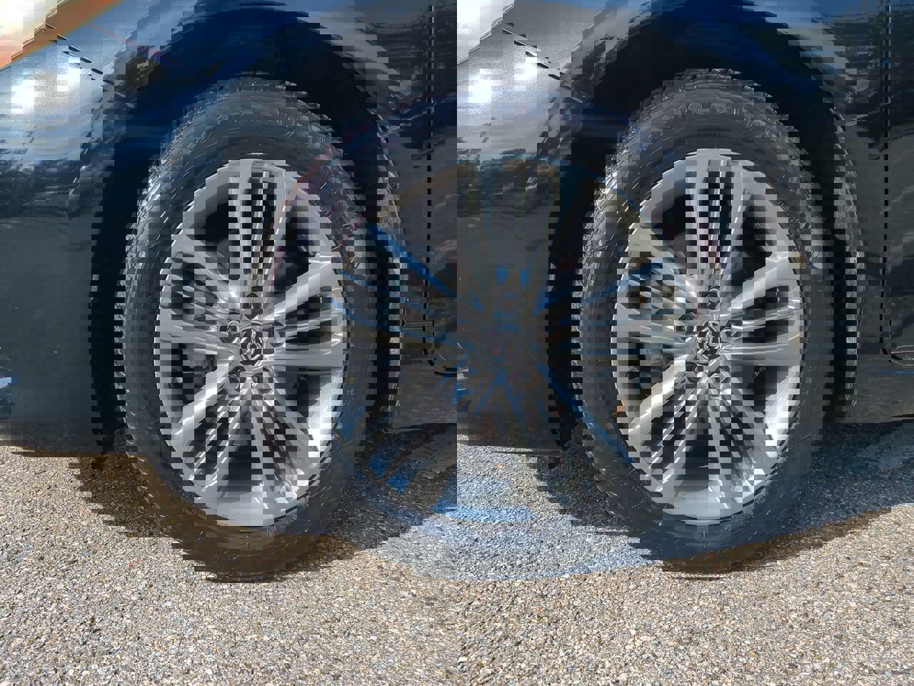 2015 Toyota Camry SE photo 11