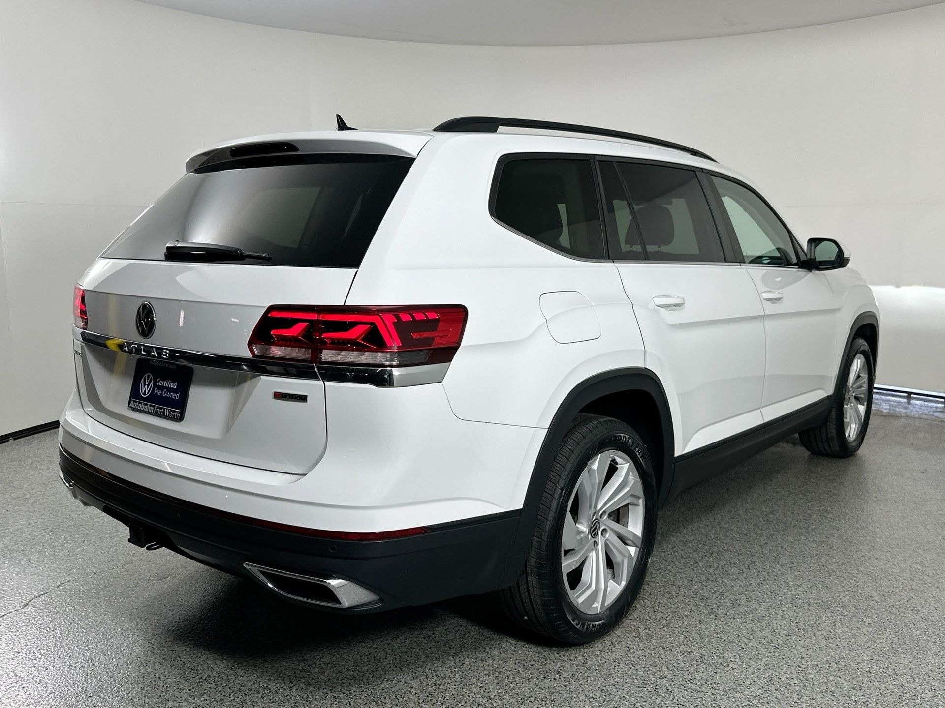 2022 Volkswagen Atlas V6 SE Technology photo 2