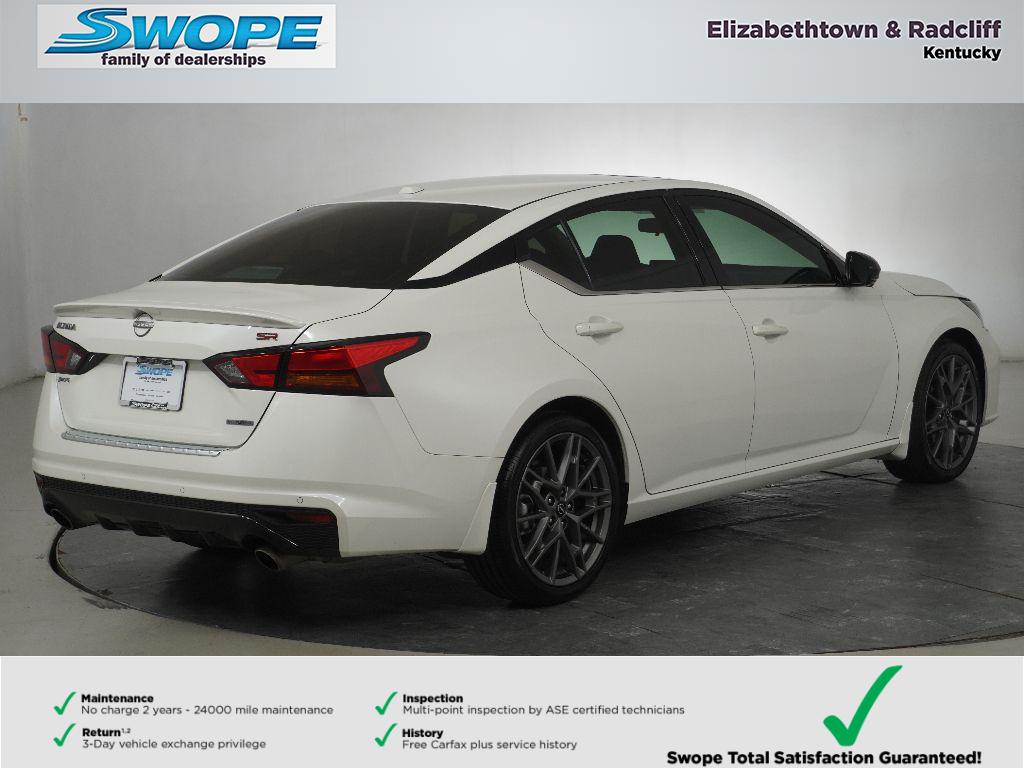 2023 Nissan Altima SR photo 2