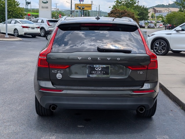 2019 Volvo XC60 T5 Momentum photo 5