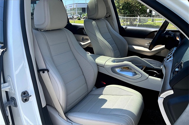 2022 Mercedes Benz GLS 450 4MATIC photo 27