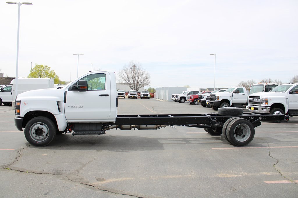 2024 Chevrolet Silverado 6500HD Work Truck photo 2
