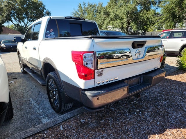 2019 Nissan Titan Platinum Reserve photo 2