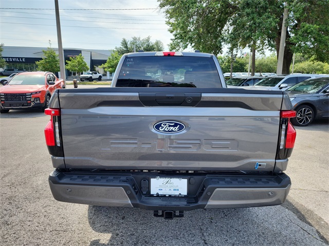 2025 Ford F-150 Lightning XLT photo 4