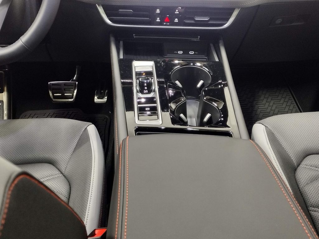 2025 Volkswagen Atlas Peak Edition SE photo 38