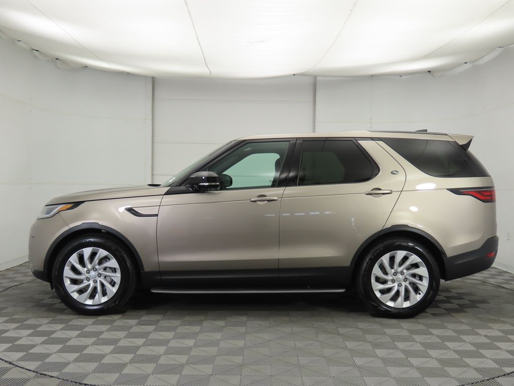 2025 Land Rover Discovery S photo 8