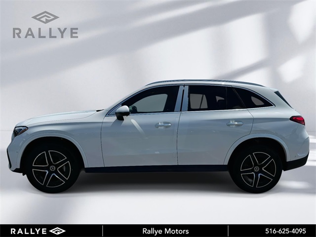 2025 Mercedes Benz GLC 300 4MATIC photo 2
