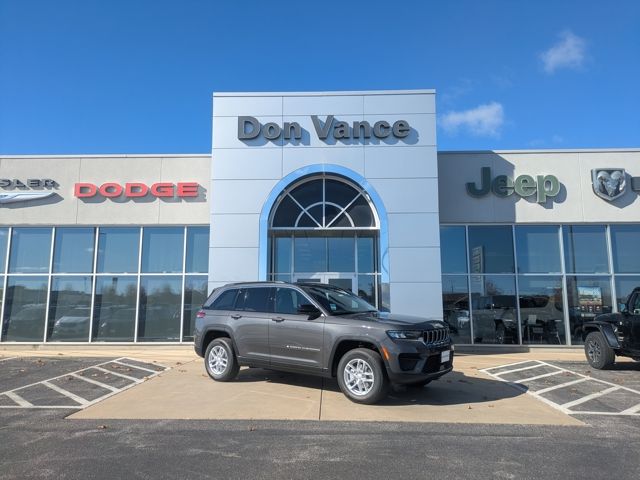 2025 Jeep Grand Cherokee Laredo's photo