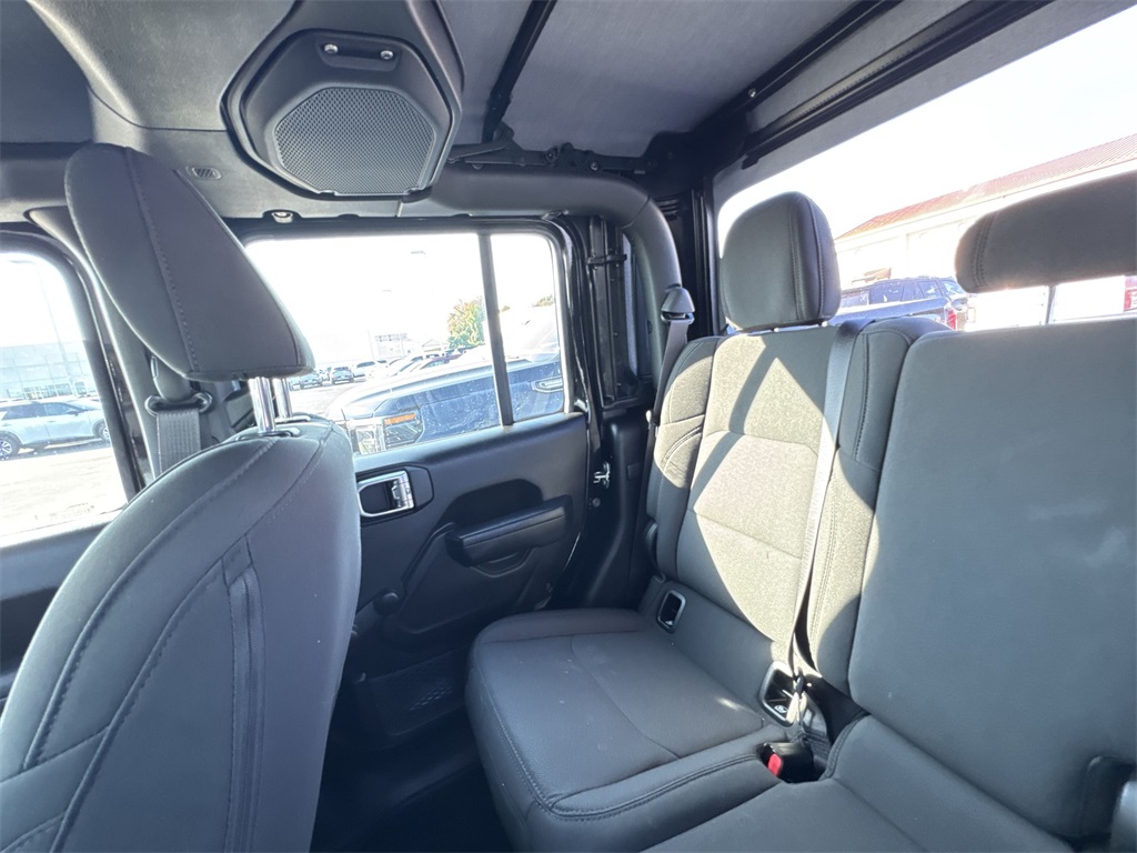2023 Jeep Gladiator Sport photo 12