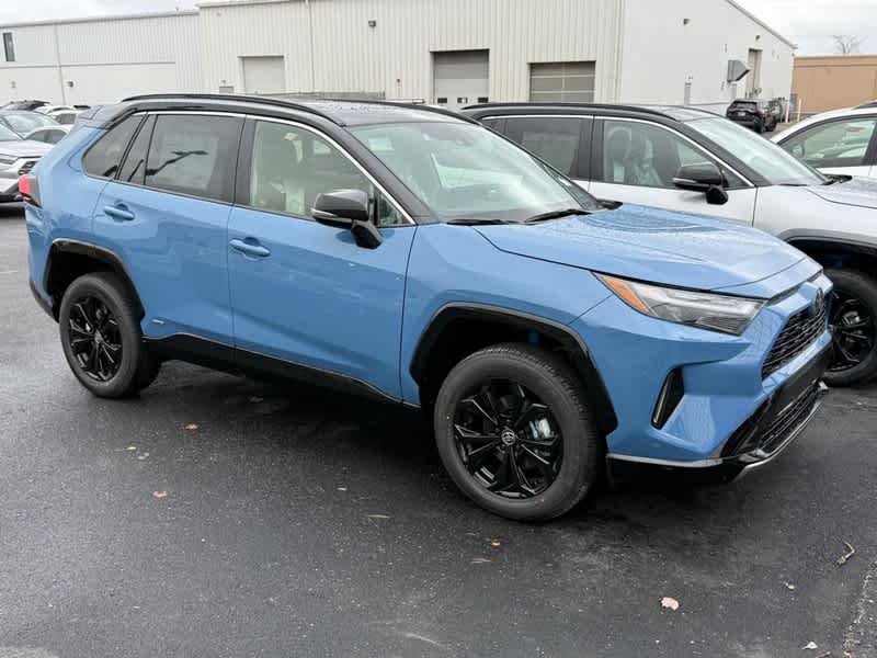 2025 Toyota RAV4 XSE's photo