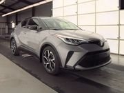 2020 Toyota C-HR XLE's photo