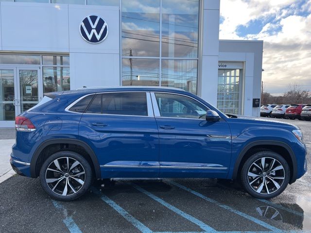 2025 Volkswagen Atlas Cross Sport SEL Premium R-Line photo 3