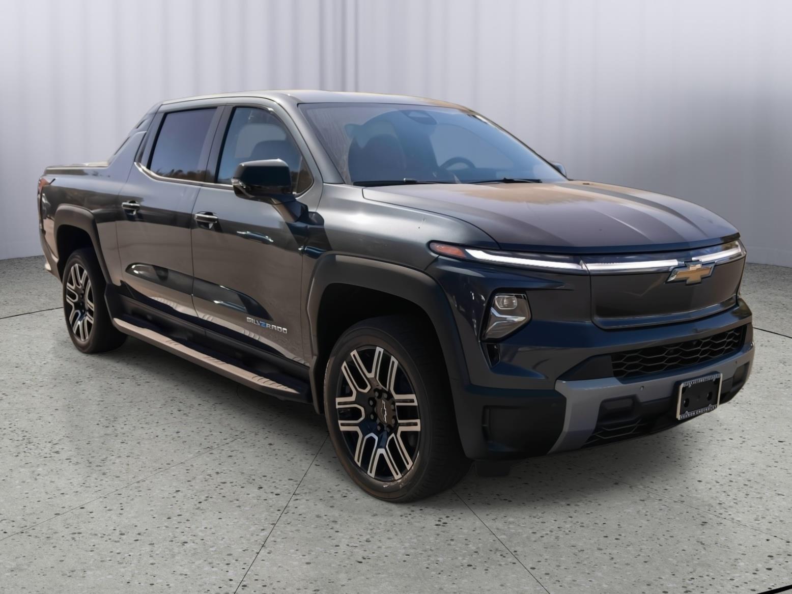 2026 Chevrolet Silverado EV LT's photo