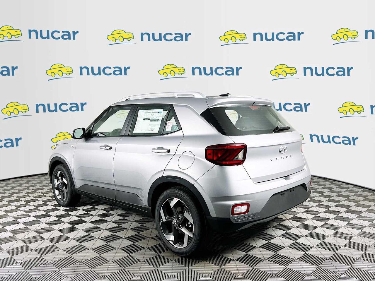2025 Hyundai Venue SEL photo 2