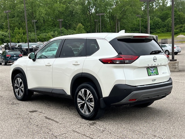 2022 Nissan Rogue SV photo 6