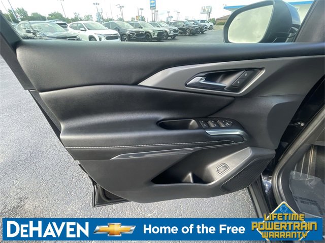 2024 Chevrolet Traverse photo 2
