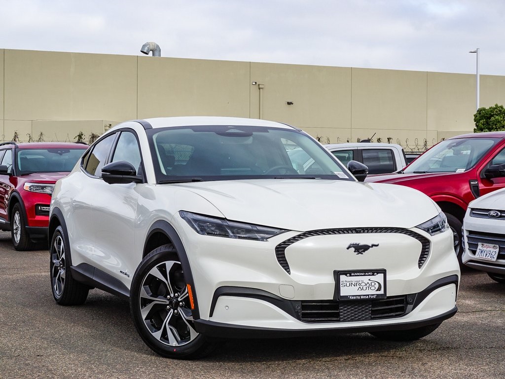 2025 Ford Mustang Mach-E Select AWD's photo
