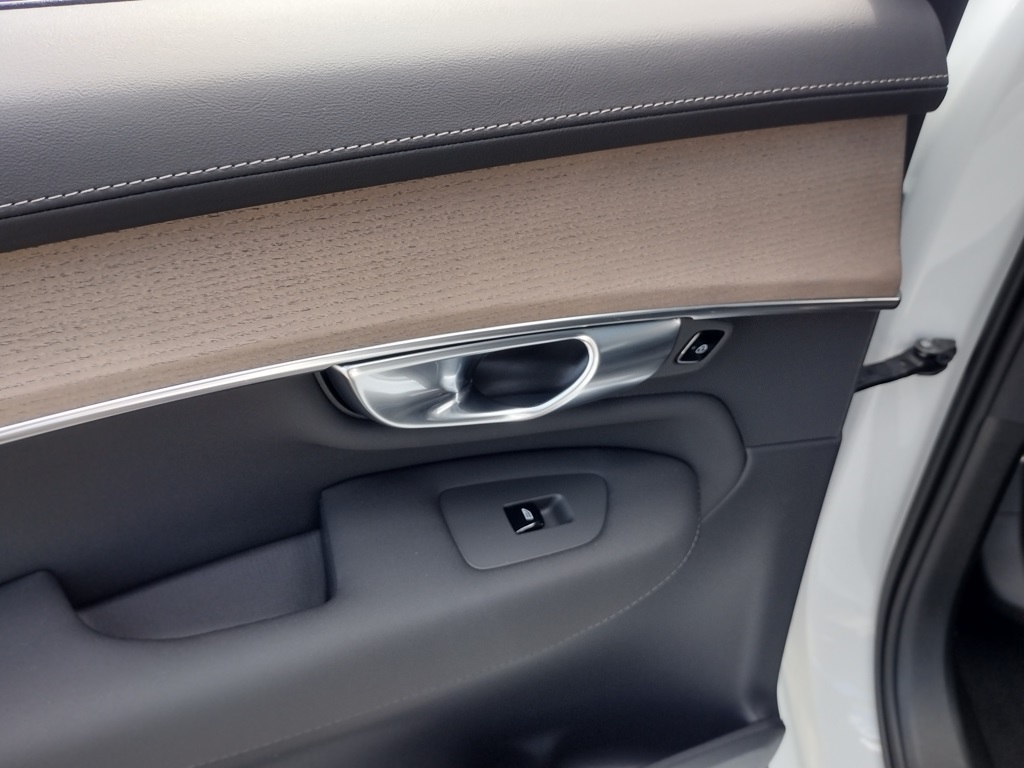 2026 VOLVO XC90 - Image 20