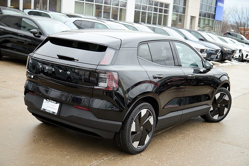 2026 VOLVO EX30 - Image 5