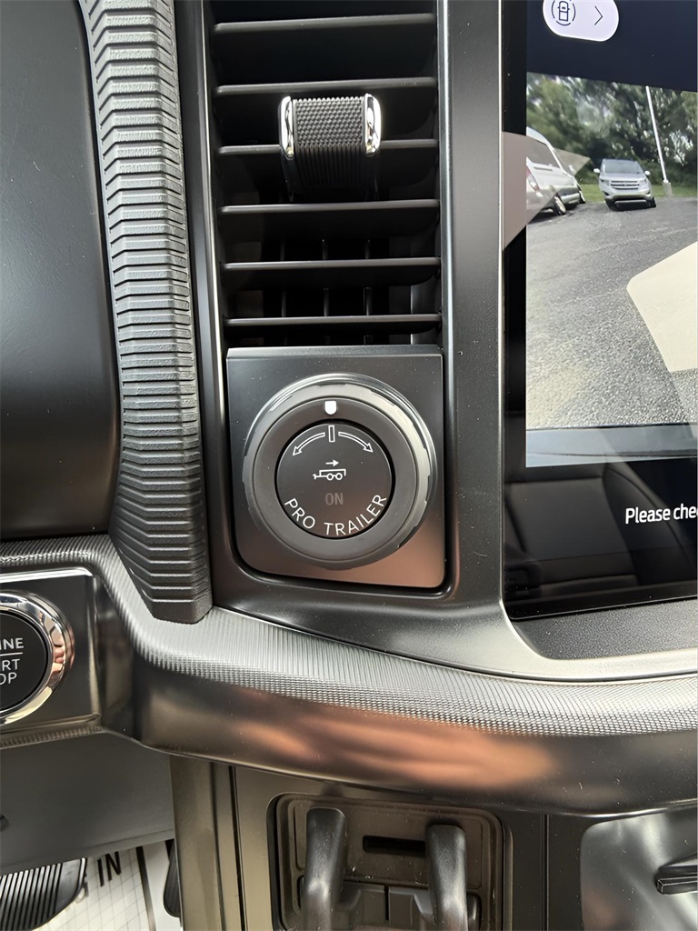 2025 Ford F-150 Lariat photo 37