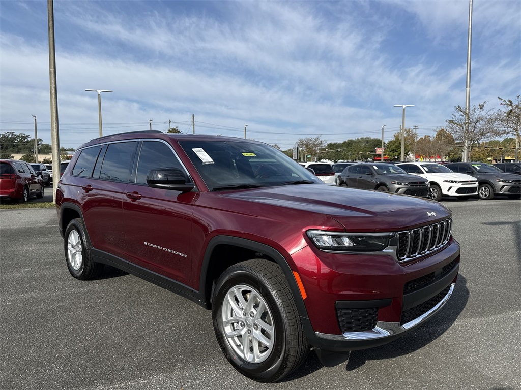 2025 Jeep Grand Cherokee L Laredo's photo