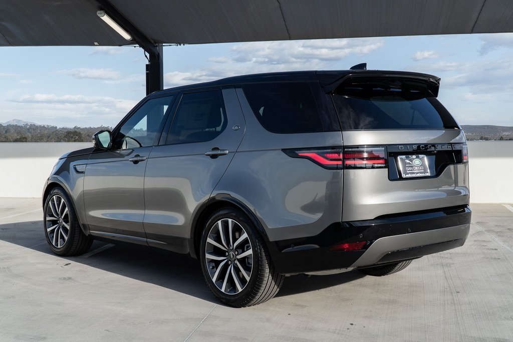 2025 Land Rover Discovery SE photo 3