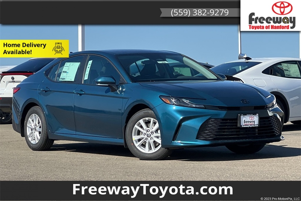 2026 Toyota Camry LE's photo