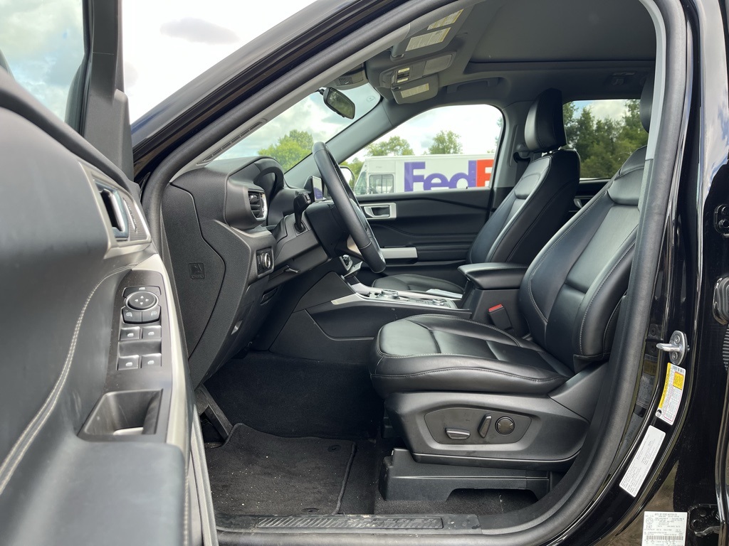 2023 Ford Explorer XLT photo 4