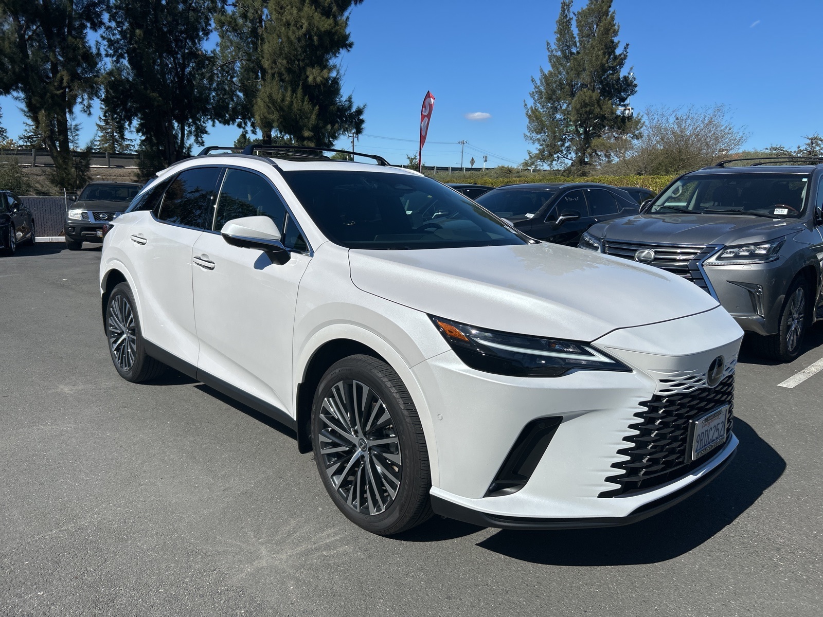 2024 Lexus RX 350h Premium photo 2