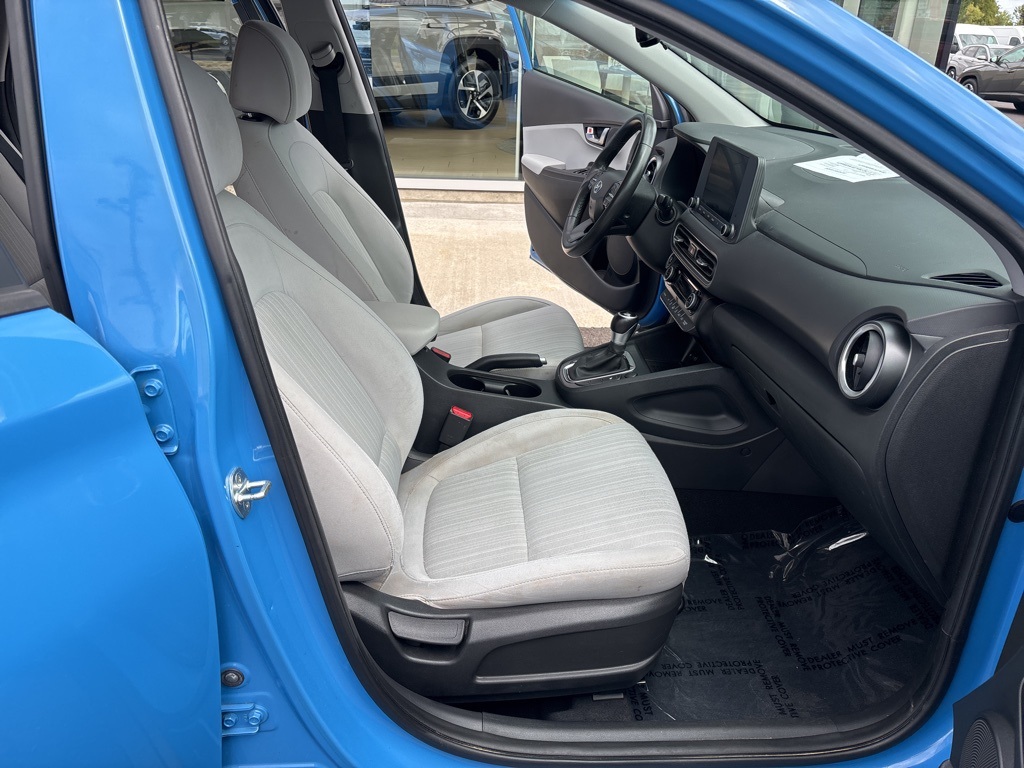 2022 Hyundai Kona SEL photo 9