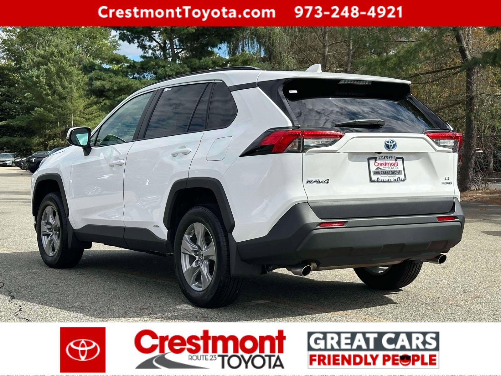 2024 Toyota RAV4 Hybrid LE photo 4