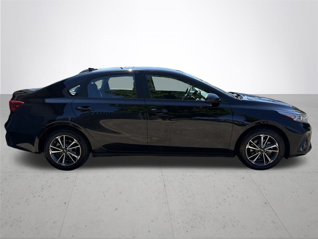 2023 Kia Forte LXS photo 6