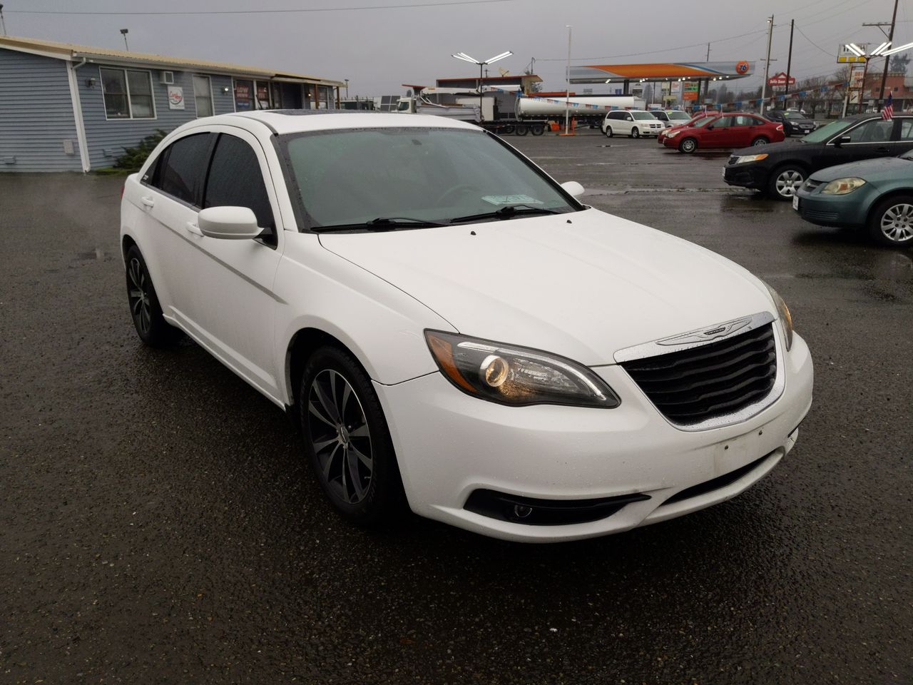 2013 Chrysler 200 Limited's photo