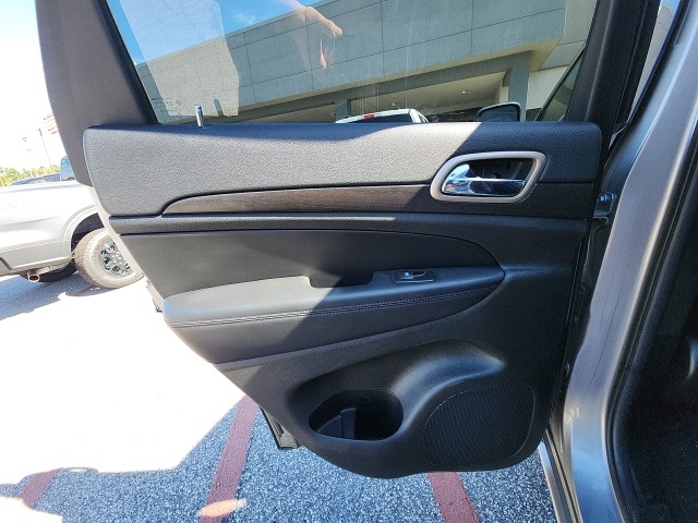 2014 Jeep Grand Cherokee Altitude photo 15