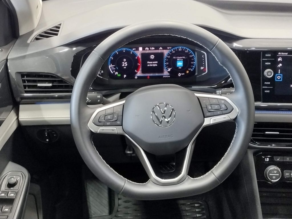 2024 Volkswagen Taos SEL photo 31