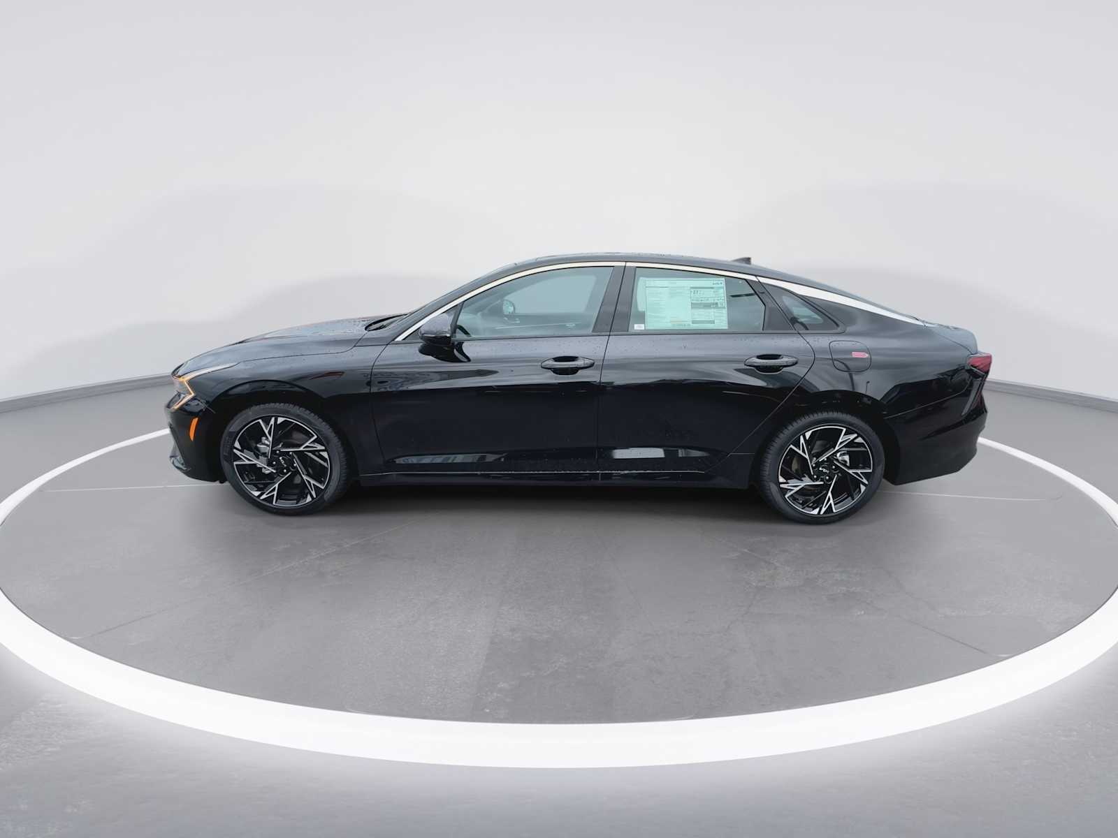 2025 Kia K5 GT-Line photo 5