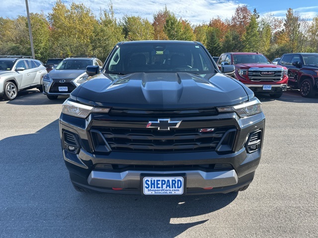 2024 Chevrolet Colorado Z71 photo 2