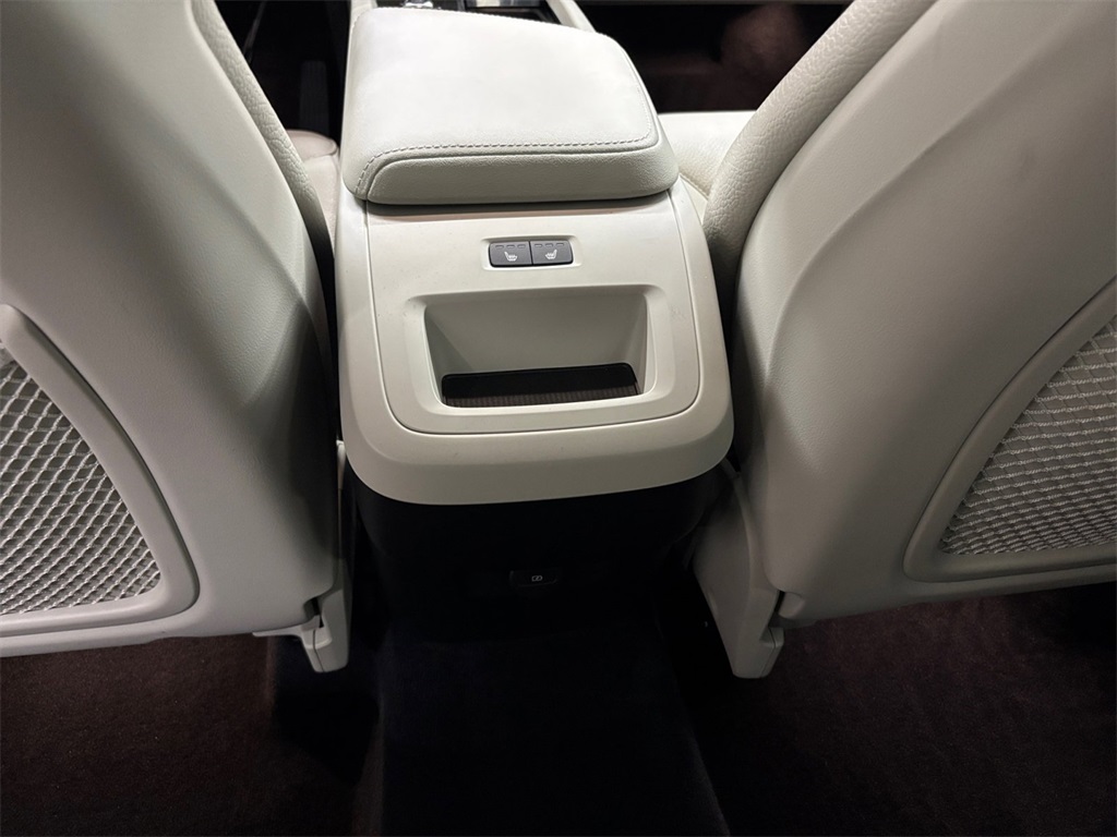 2023 Volvo XC60 B5 Plus photo 28